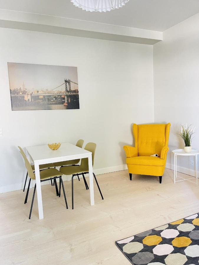 Aday - 2 Bedroom Apartment With Patio 奥尔堡 外观 照片